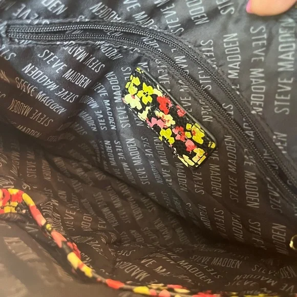 Kenneth Cole Vintage Forest Green Leather Tote w/Steve Madden Floral Pouch (EUC) - Picture 13 of 13